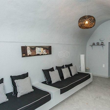 Nonis Apartments Фира Екстериор снимка