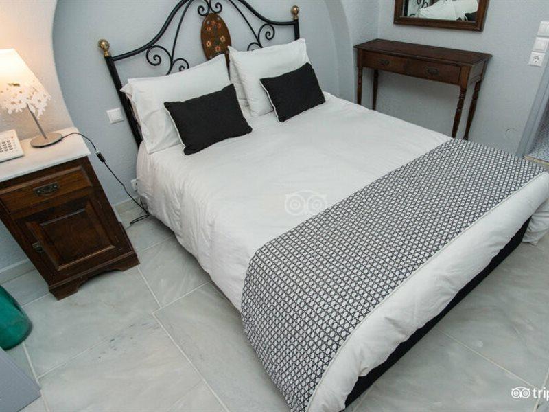Nonis Apartments Фира Екстериор снимка