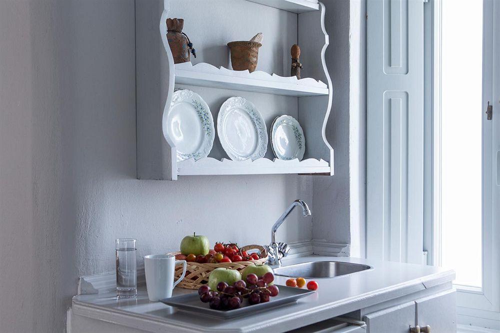 Nonis Apartments Фира Екстериор снимка